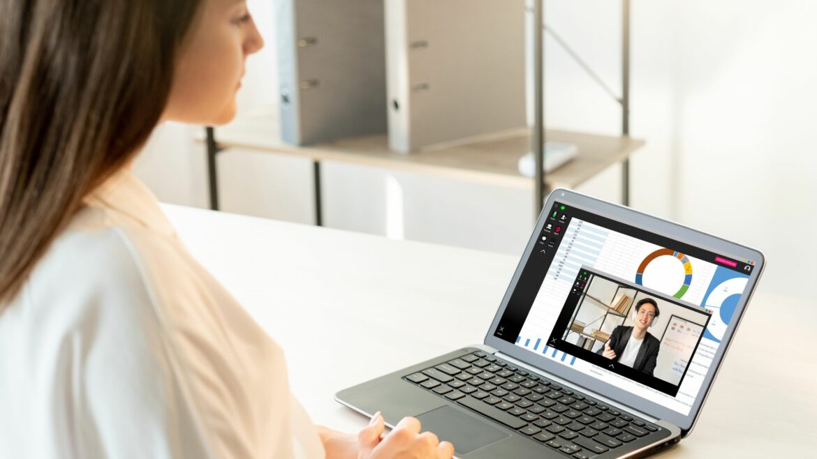 share screen in Microsoft teams