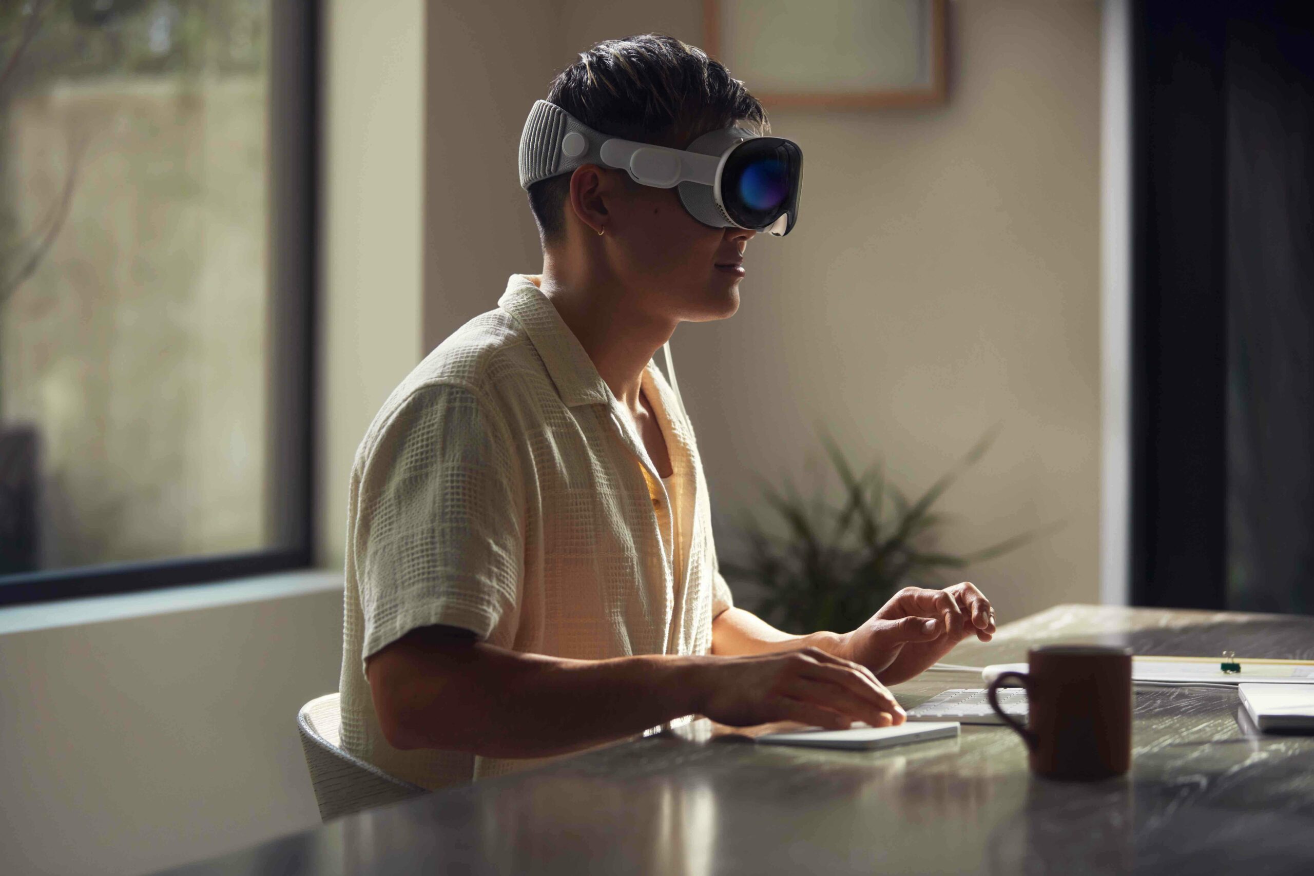 Apple Vision Pro remote work (1)