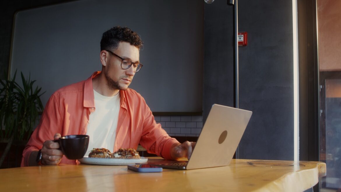 How to track employee productivity